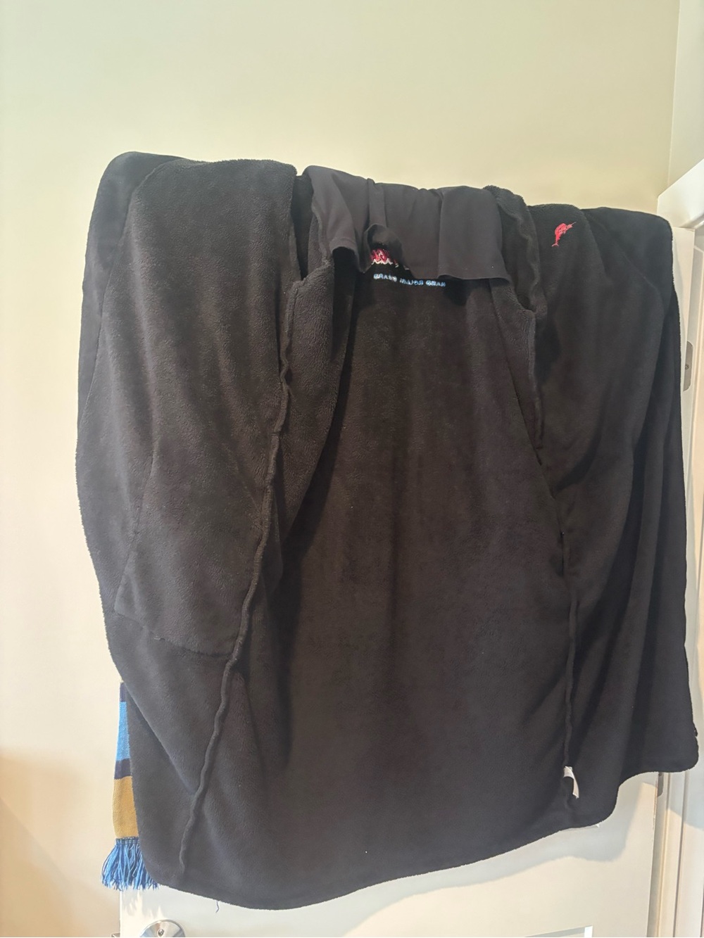 Tommy Bahama Robe - Picture 3 of 4